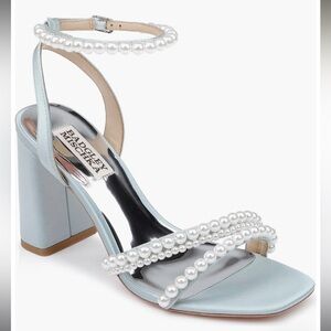 Badgley  mischka feisty pearl heel